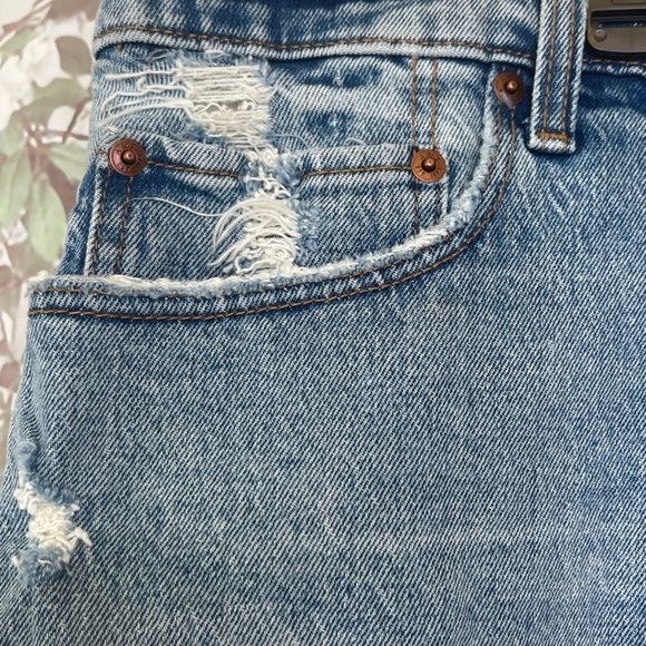 Abercrombie & Fitch Womens High Rise Distress Jean The Mom Shorts Sz. 24 37 - Picture 6 of 16